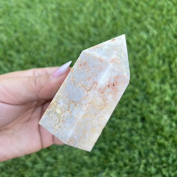 Mini Banded Calcite Tower - Picture 4 of 10